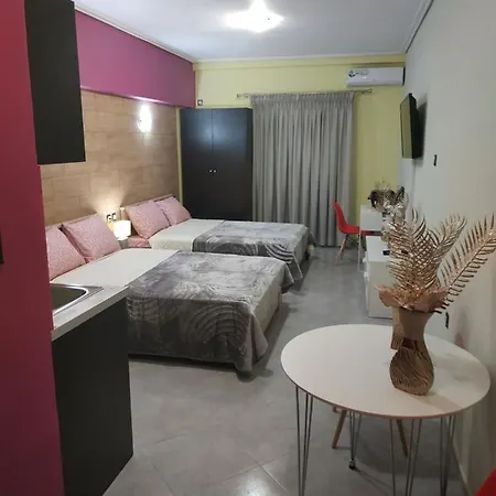 G M 1 Rooms Kentro In The Heart Of The City Larissa Exterior photo