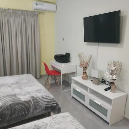 G M 1 Rooms Kentro In The Heart Of The City Larissa Exterior photo