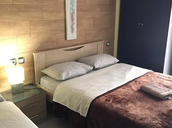 G M 1 Rooms Kentro In The Heart Of The City