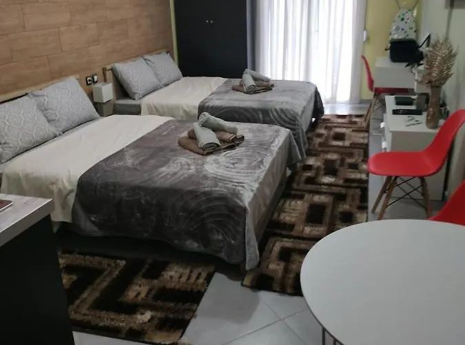 G M 1 Rooms Kentro In The Heart Of The City